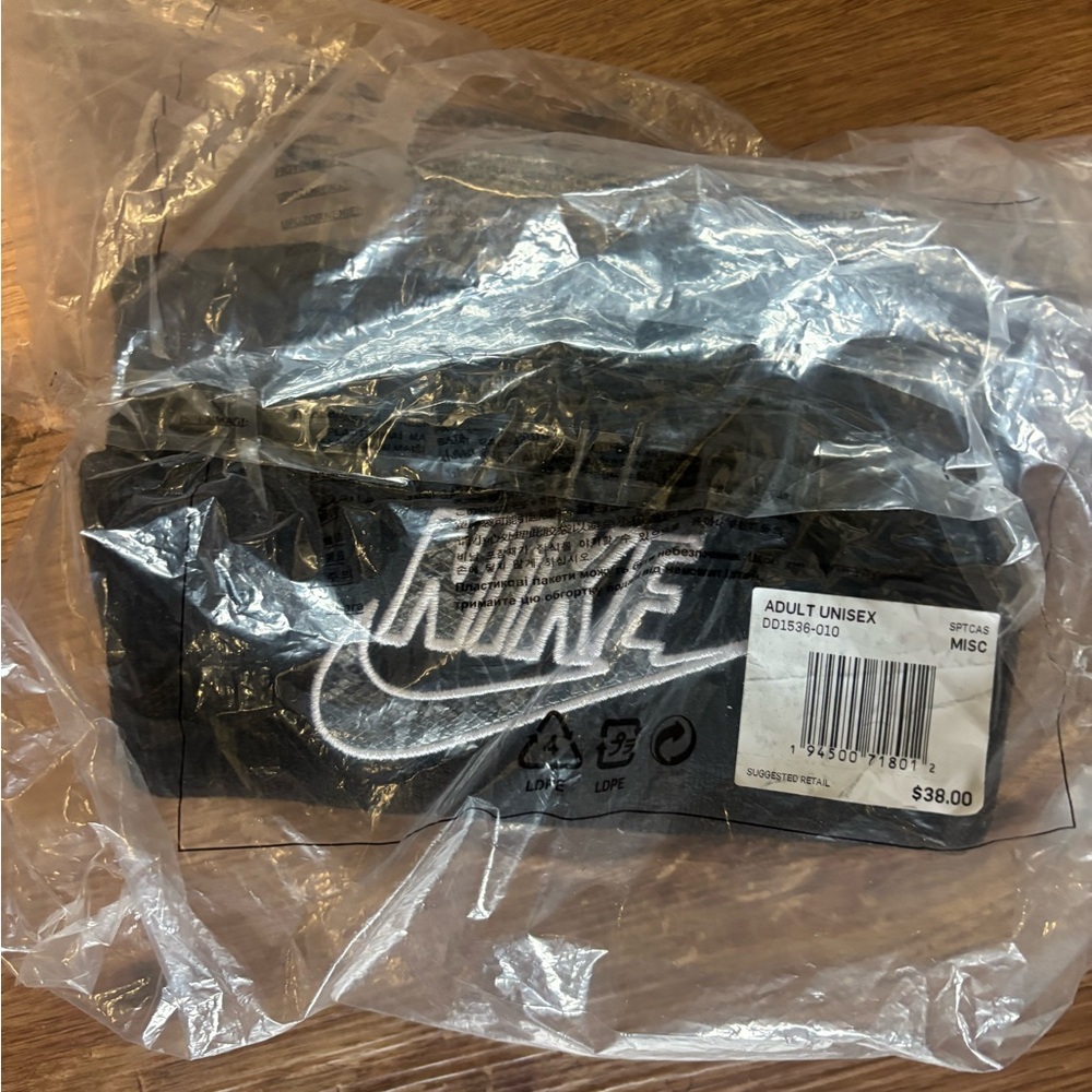 Supreme nike snakeskin beanie (brand new )
